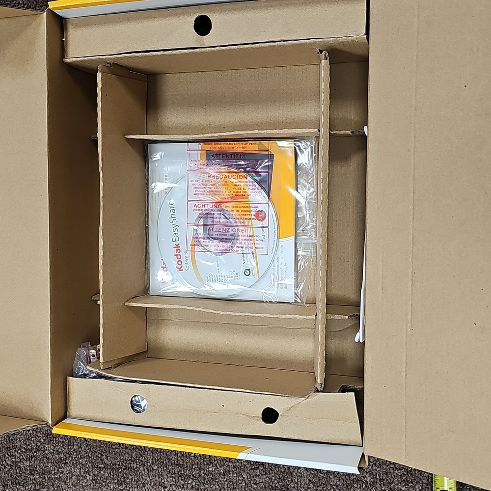 Kodak EasyShare SV1011 Digital Picture Frame - Picture 10 of 10
